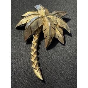 Vintage Crown Trifari Palm Tree Brooch Gold Tone